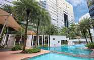 Kolam Renang 3 Orchard Scotts Residences by Far East Hospitality