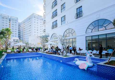 Swimming Pool Saigon Garden Hill Apartment & Resort
