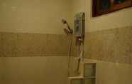 Toilet Kamar 7 Sweetville Home