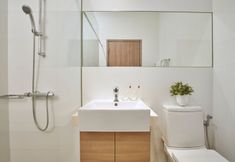 In-room Bathroom 6 Village Residence West Coast by Far East Hospitality