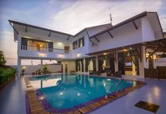 Exterior 6 Kluang Swimming Pool Homestay