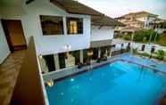 Exterior 3 Kluang Swimming Pool Homestay