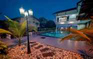 Bên ngoài 7 Kluang Swimming Pool Homestay