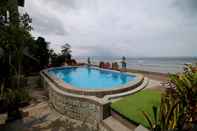 Swimming Pool Green Beach Inn