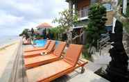 Kolam Renang 5 Green Beach Inn