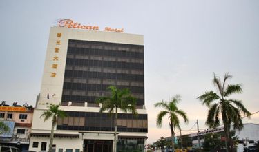 Exterior 4 Pelican Hotel