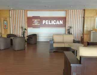 Lobby 2 Pelican Hotel