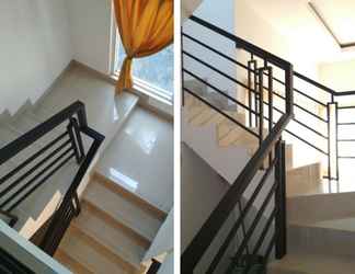 Lobi 2 De Sutami Pasteur Villa by HouseinBandung