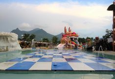 Swimming Pool 7 Hotel & Villa Gunung Jempol