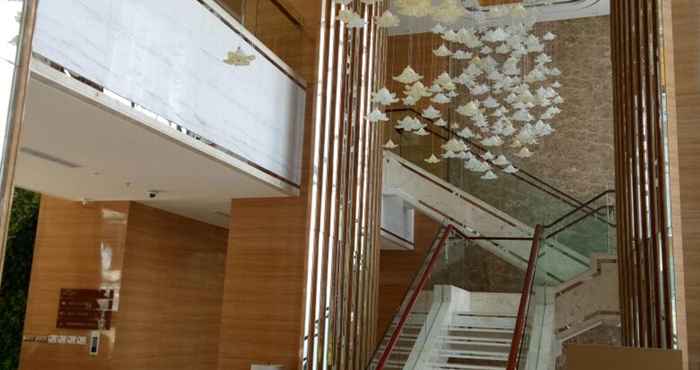 Lobby Cozy Stay at Apartment Grand Sungkono Lagoon (VIL)