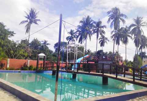 Swimming Pool Hana Natsu Pool and Hotel