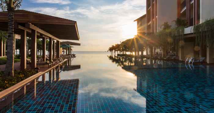 Kolam Renang Dusit Princess Moonrise Beach Resort