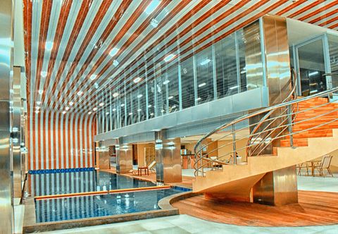 Swimming Pool Grand Metro Hotel Tasikmalaya