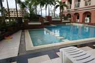 Kolam Renang Torre Venezia - Spacious Condotel in Timog Ave.