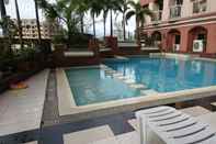 Swimming Pool Torre Venezia - Spacious Condotel in Timog Ave.