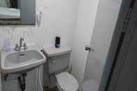 In-room Bathroom Citadel Inn - 6 Adults Condo in Makati