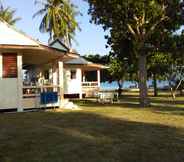 Bangunan 2 Jinta Beach Bungalow