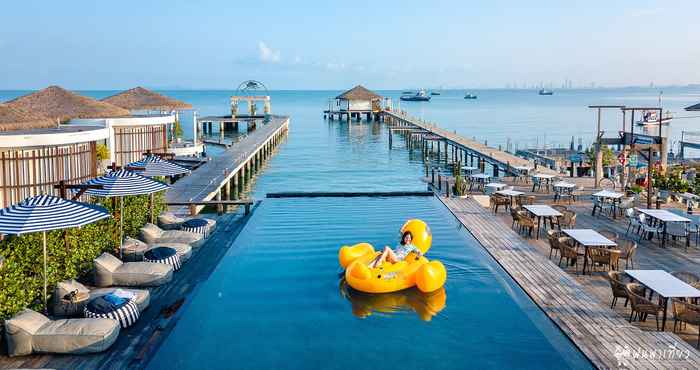 Swimming Pool Kept Bangsaray Hotel Pattaya