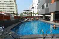 Swimming Pool Nanatai Suites 