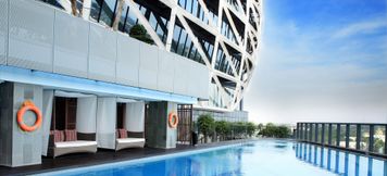 Kolam Renang 2 JHL Solitaire Gading Serpong