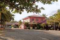 Exterior The Waterfront Beach Resort