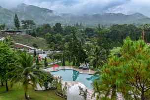 Swiss Valley Hip Resort, Rp 2.025.201
