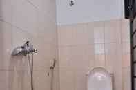 In-room Bathroom Hotel Agung Bukittinggi