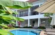 Kolam Renang 4 Lavella Villas