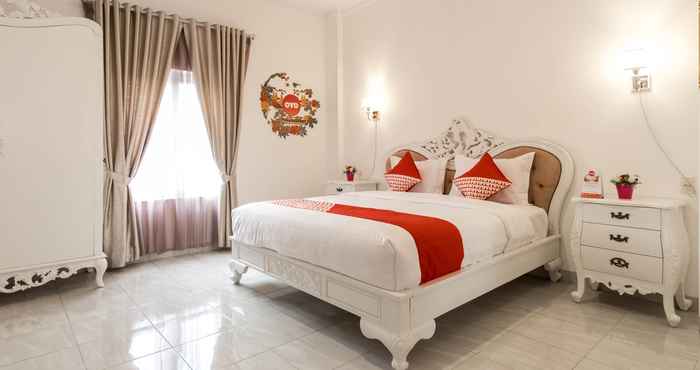 Kamar Tidur OYO 90741 Grand Shaqilla