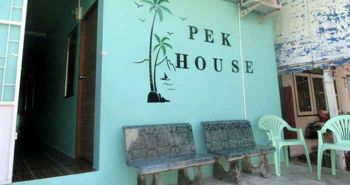 ภายนอกอาคาร Pek House