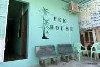 ภายนอกอาคาร Pek House