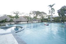 スイミングプール Alit Beach Resort and Villas
