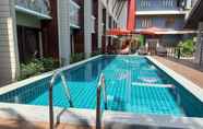 สระว่ายน้ำ 4 P Chaweng Guesthouse