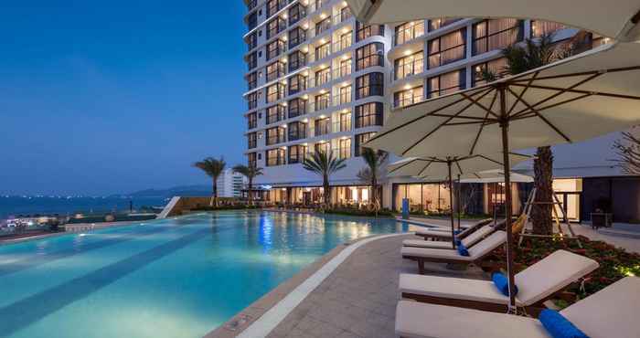 Kolam Renang Melia Vinpearl Nha Trang Empire