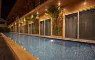 Swimming Pool 4 Resort V MRT Huai Khwang