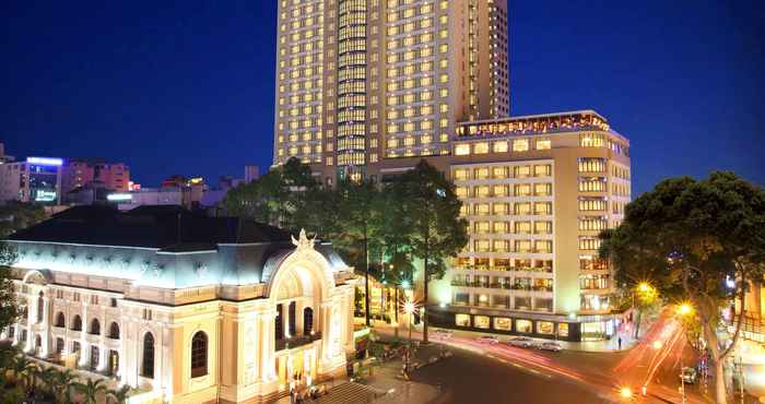 Bên ngoài Caravelle Saigon