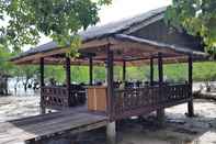 พื้นที่สาธารณะ Talikud Island Mangrove Beach Resort