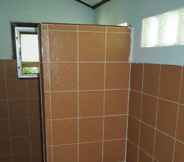 Toilet Kamar 5 P.A.N Beach Bungalow