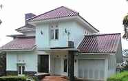 ภายนอกอาคาร 4 Villa Ciater Highland 3 BR Deluxe