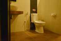 Toilet Kamar Chorus Family Homestay