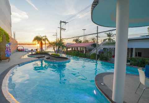 Swimming Pool Golden Jomtien Beach Hotel