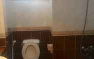 Toilet Kamar 5 Master Room @ Apartemen Marbella Anyer (HND3)