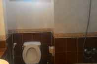 Toilet Kamar Master Room @ Apartemen Marbella Anyer (HND3)