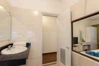 Toilet Kamar Friends Inn & Travel