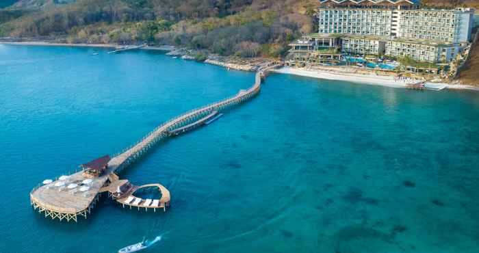 Bangunan AYANA Komodo Waecicu Beach