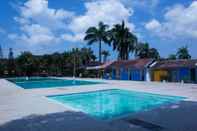 Swimming Pool Grand Equator Hotel