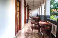 Bar, Cafe and Lounge Daroessalam Syariah Heritage Hotel
