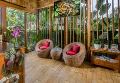 로비 6 Canvas Escape Resort