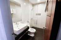 Toilet Kamar Chriscent Ville Hotel