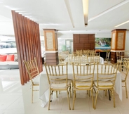 Restoran 5 Chriscent Ville Hotel